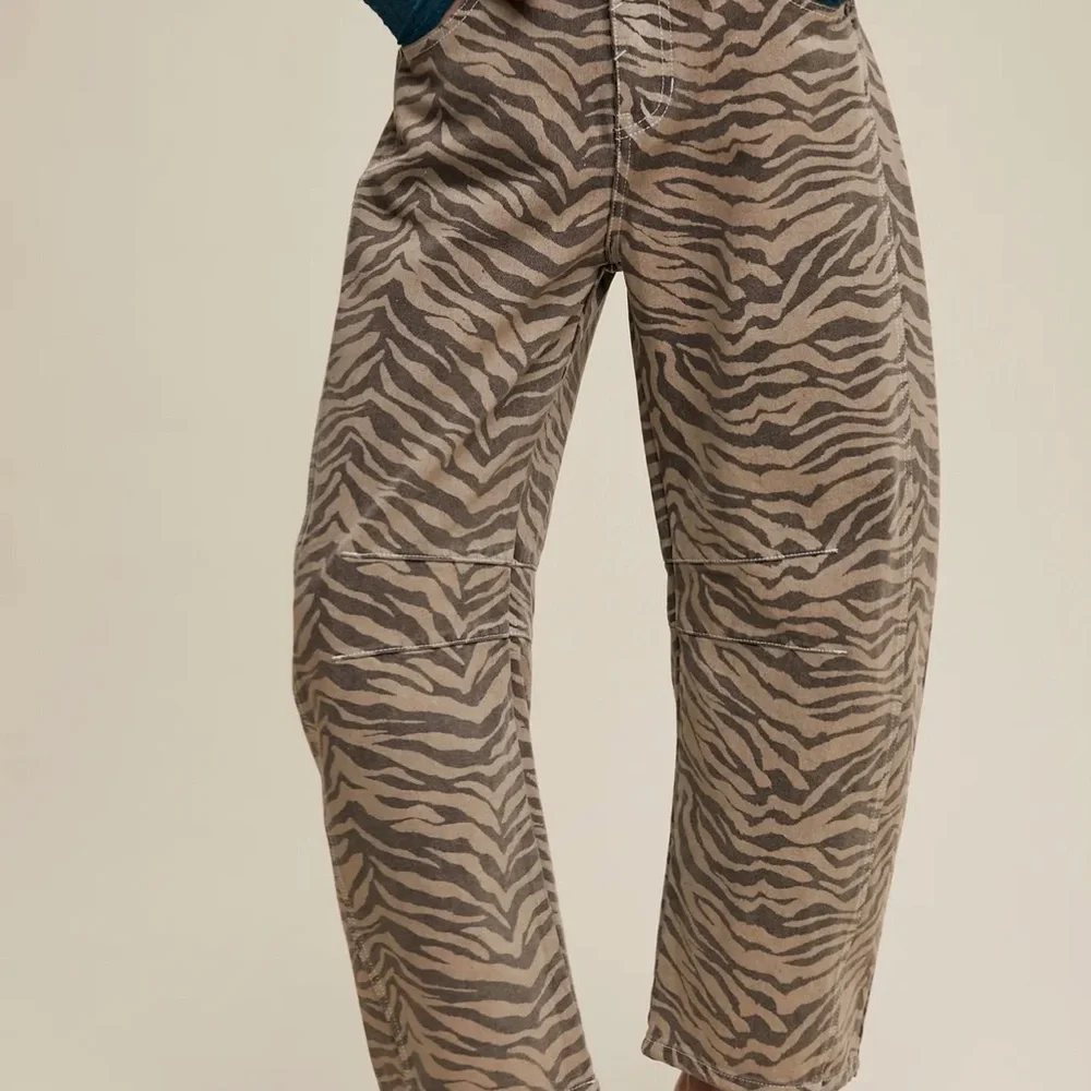 Listicle Zebra Pattern Barrel Jeans - Brown and Black - Picture 2 of 2